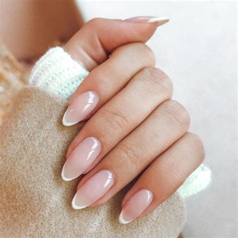 25 Breathtaking Almond Nail Designs For 2022 The Trend Spotter