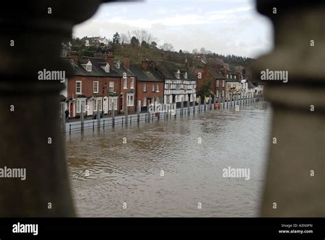 Flood Barriers The River Severn At Bewdley Worcestershire Stock Photo