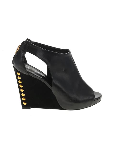 Pour La Victoire Solid Black Wedges Size 6 83 Off Thredup