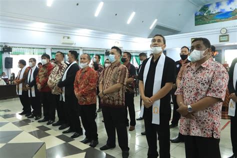 Mantiri Lantik Sualang Ketua Umum Panitia Natal P KB Sinode GMIM