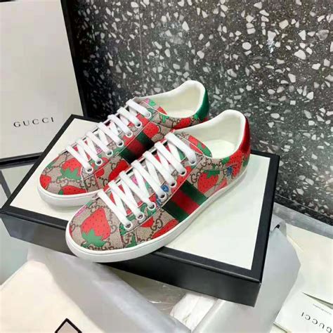 Gucci Womens Ace Gg Gucci Strawberry Sneaker In Gg Supreme Canvas In 2cm Height Brown Lulux