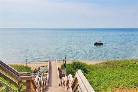 Newcome Beach + what's the parking like? 🏖⚓ South Haven Michigan travel ...