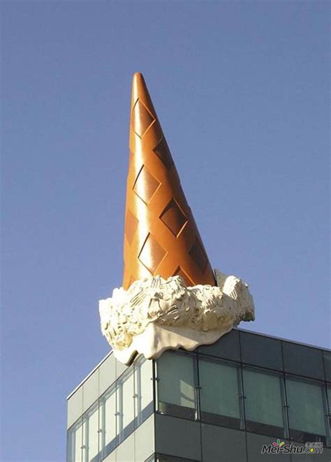 克拉斯欧登伯格 Claes Oldenburg 高清作品 Dropped Cone collaboration with van