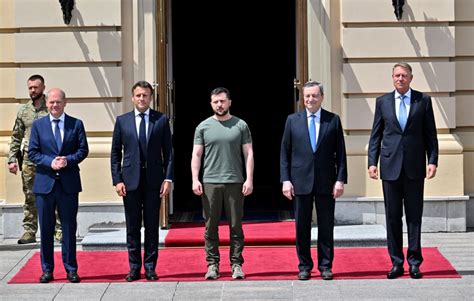 Zelensky meets with leaders of France, Germany and Italy; Macron ...