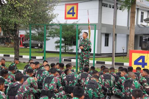 TINGKATKAN KEIMANAN DAN KETAKWAAN PRAJURIT YONIF 4 MARINIR LAKSANAKAN