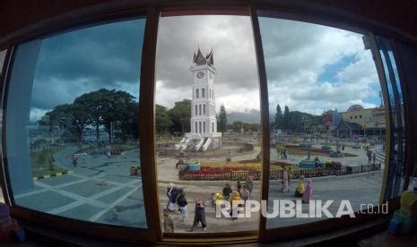 Jam Gadang Bukittinggi Lebih Sepi DibandingTahun Lalu Republika Online