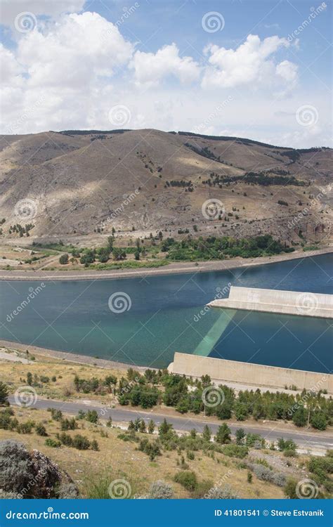 Ataturk Dam on Euphrates River Stock Image - Image of turkey, loch ...