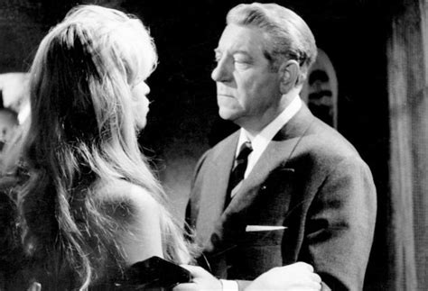 Jean Gabin et Brigitte Bardot dans une scène du film en cas de malheur