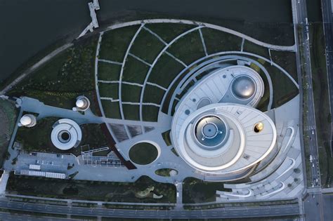 The New Shanghai Astronomy Museum Informed by Celestial Bodies