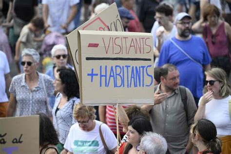 Espagne manifestation à Barcelone contre le tourisme de masse AL24 News