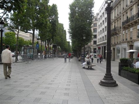 Avenue des Champs Élysées IFP Pavage Le pavage créatif destiné aux