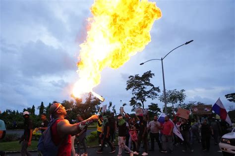 Disturbios tras multitudinaria marcha contra contrato minero en Panamá