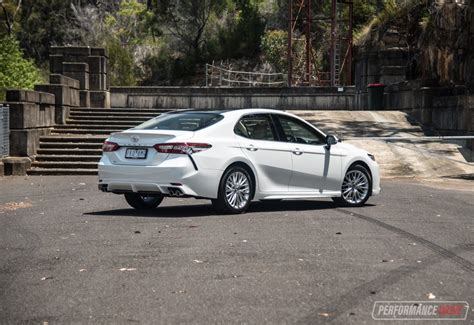 Toyota Camry Sl Review V L Video Performancedrive