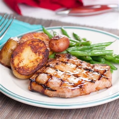 Baked Pork Chops with Green Beans and Potatoes Recipe | SlimFast