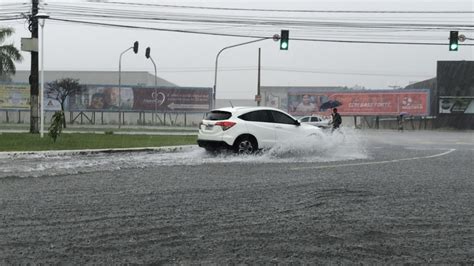 Instituto Alerta Para Risco De Chuva Forte E Queda De Granizo Na Serra