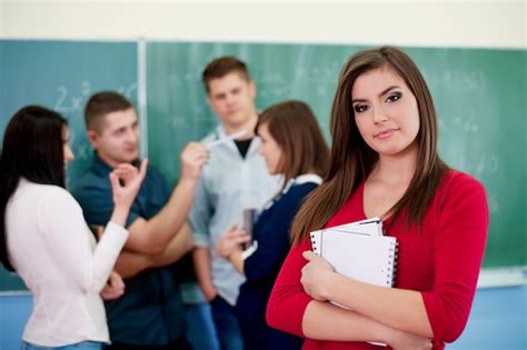 Jeunes étudiants En Classe Photo Gratuite