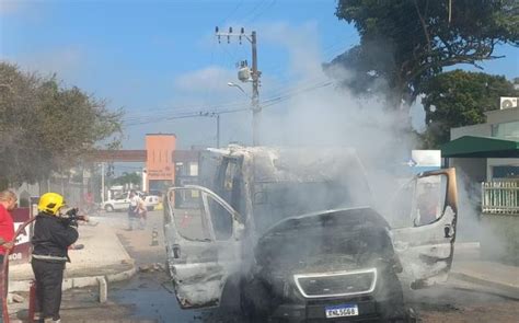 Ambulância do Samu fica destruída após pegar fogo TopElegance