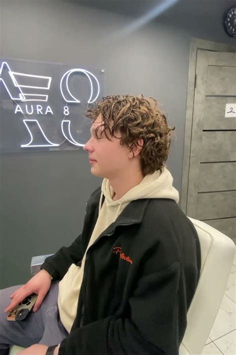 Мужская био завивка #haircut #hairstyle #barbershop #barber #menshair # ...