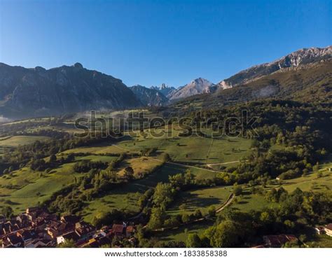 Naranjo De Bulnes Known Picu Urriellu Stock Photo 1833858388 Shutterstock