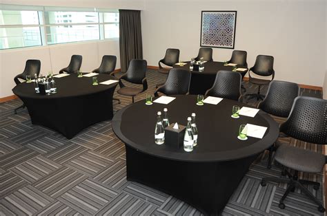 Why people choose the doubletree hilton bread street for business 34