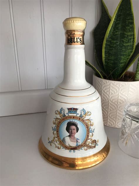 Rare Unopened Bottle Bells Specially Selected Whisky Queen Elizabeth