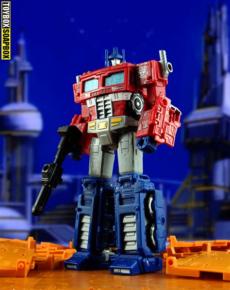 Transformers Siege Voyager Optimus Prime Review – Toybox Soapbox