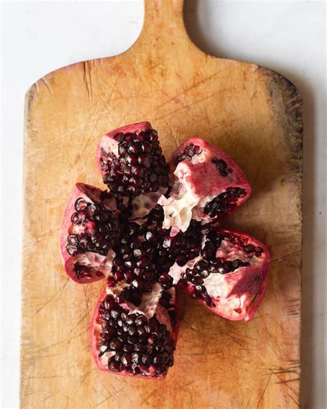 How To Cut A Pomegranate Fed Fit