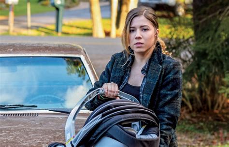 In Netflixs Between Jennette Mccurdy Is Growing Up In A Town Without