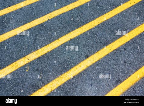 Transport Line Diagonal Yellow Hi Res Stock Photography And Images Alamy