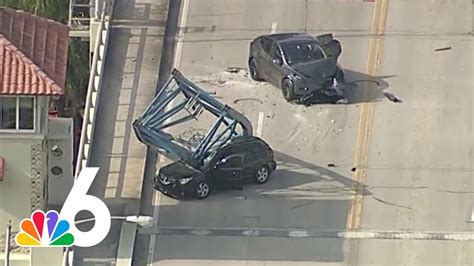 Dead After Crane Collapses Onto Car On Se Rd Avenue Bridge In Fort