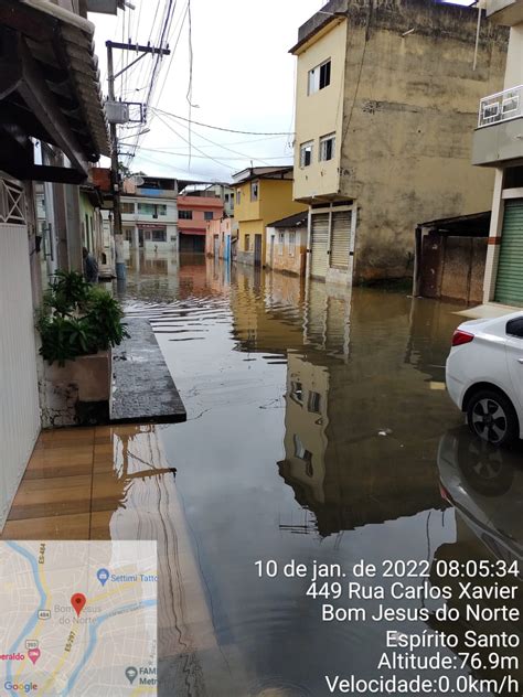 A Gazeta Rio transborda e alaga ruas em cidades do Sul do Espírito Santo