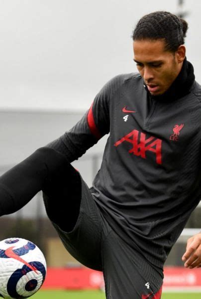 Ruud Gullit Desea Que Van Dijk Pueda Jugar Algunos Partidos Previo A