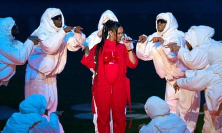 Rihannas Super Bowl Halftime Show A Welcome Return For Pops Relaxed