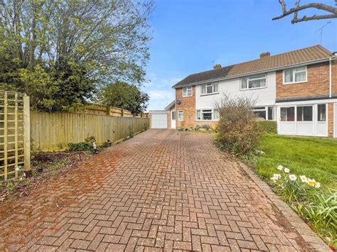 Court Close Princes Risborough HP27 3 Bed Semi Detached House 500 000