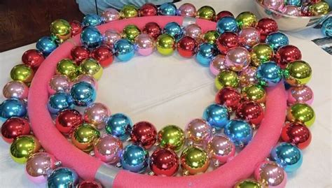 A Breathtaking Jumbo Christmas Ball Wreath in 3 Easy Steps | Hometalk