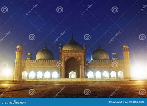 Badshahi Mosque at Night Lahore Pakistan Stock Image - Image of prayer, badshahi: 69250251