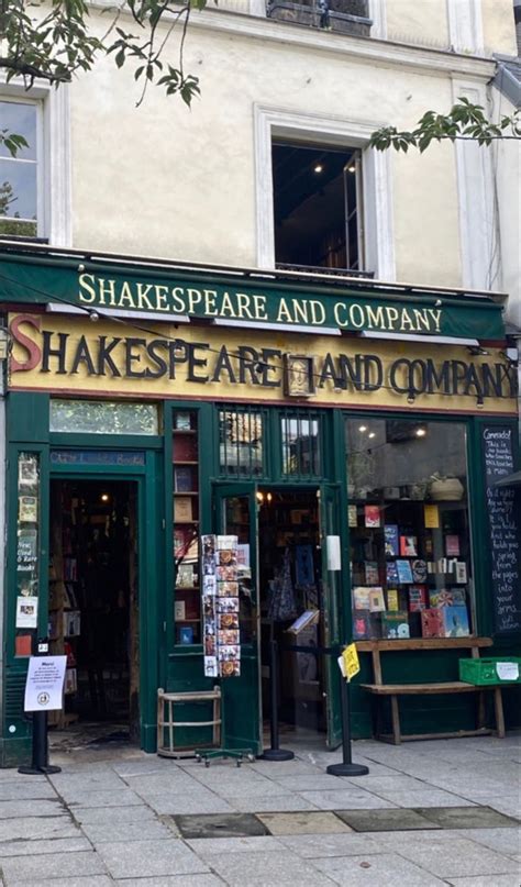 Bookstore aesthetic | gilmore girls vibes | Shakespeare