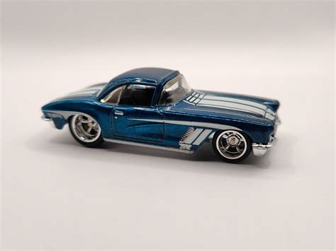 Hot Wheels Corvette Super Treasure Hunt Loose Car Hobbies Toys Toys Games On Carousell
