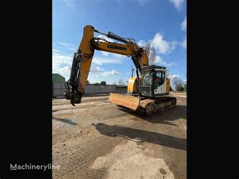 Liebherr R926 COMPACT Tracked Excavator For Sale France Neuville Saint