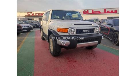 New Toyota FJ Cruiser 2023 White color 4WD 4.0L petrol 2023 for sale in Dubai - 588262