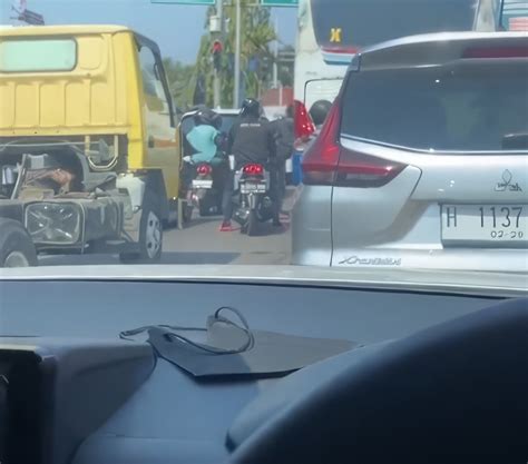 Video Viral Pemotor Tak Pakai Helm Menghilang Saat Mau Dipergok