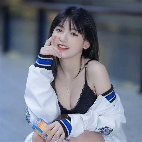 Ảnh Tiktoker Nguyễn Đan Phương bikini hút hồn cộng đồng mạng