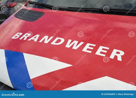 Logo Van De Nederlandse Brandweer Op De Motorkap Redactionele Stock Afbeelding Image Of