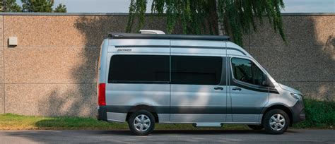 Mercedes Benz Sprinter Gets Huge Kitchen Becomes Hymer Duocar S