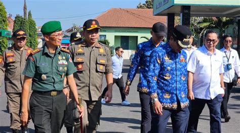 Program Bpjs Ketenagakerjaan Bupati Dadang Supriatna Serahkan Santunan