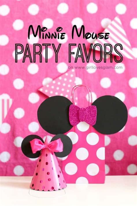 Minnie Mouse Party Favors With Pink And White Polka Dots On The