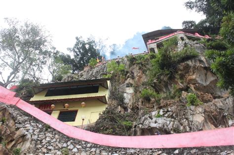 Xing Fu: JADE EMPEROR TEMPLE UP ON A HILL