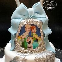 Frozen Cake Decorated Cake By F Es Maison Ahmadi Cakesdecor