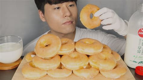 Asmr Krispy Kreme Doughnuts Original Glazed Mukbang No