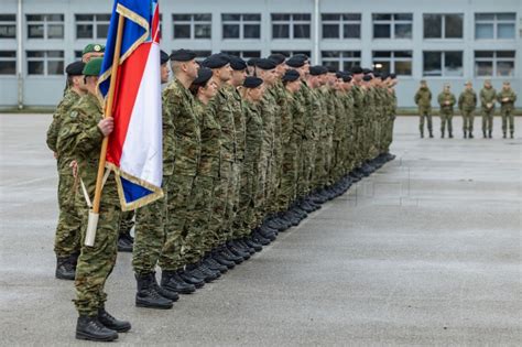 Etvrti Kontingent Hrvatskih Vojnika Ispra En U Ma Arsku Kamenjar